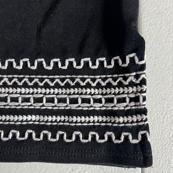 Chico's chicos Travelers sz 1 Medium Black White Embroidered Hem Top Tunic Rare - Picture 8 of 10